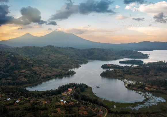 5-Day Wildlife Sighting Trip to Uganda Including Gorilla Trekking